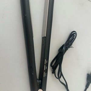 Conair Infiniti Pro 1" Tourmaline Ceramic Flat Iron Very Good Condition